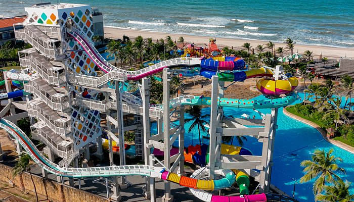 Vista do Beach Park à beira-mar em Porto das Dunas, Aquiraz