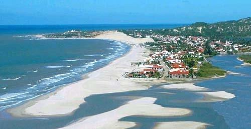 Trecho tranquilo da Praia do Presídio em Aquiraz